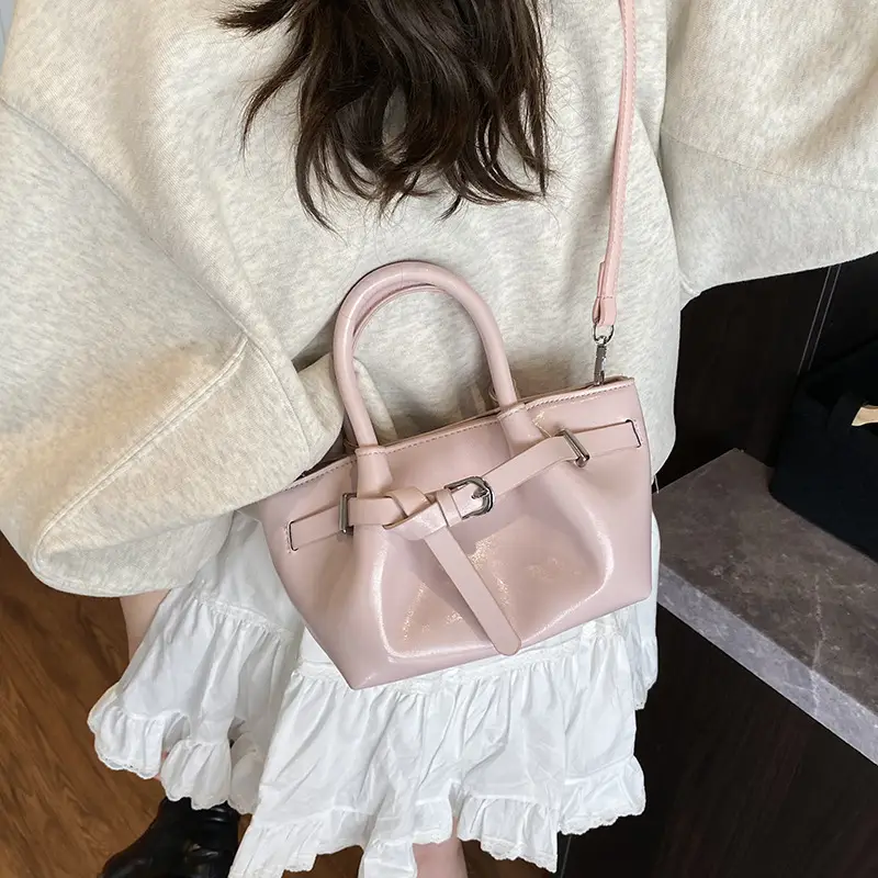 Black Pleated Leather Handbag for Women 2025 - Image 8