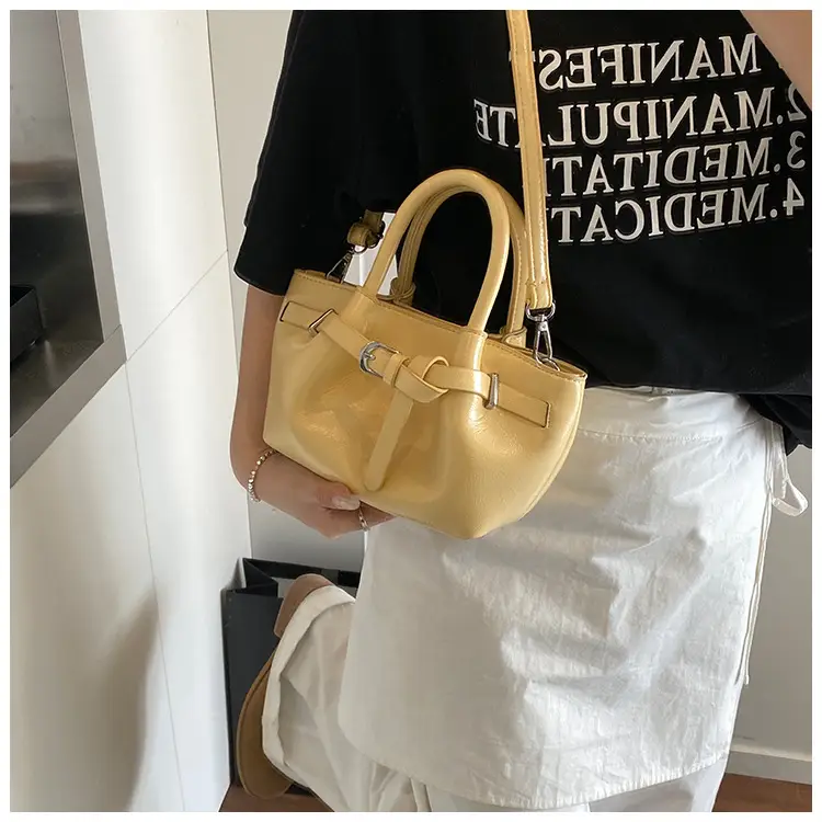 Black Pleated Leather Handbag for Women 2025 — feature 18