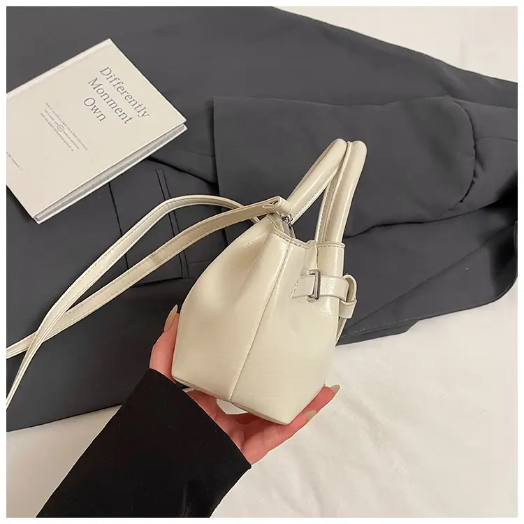Black Pleated Leather Handbag for Women 2025 — feature 30
