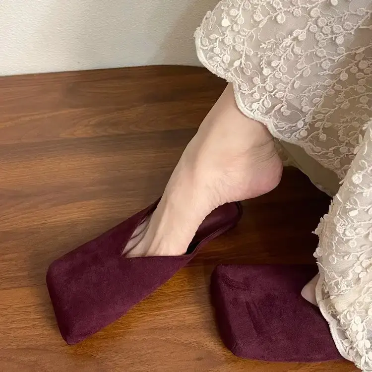 French-Style Casual Closed-Toe Half-Slippers for Women, 2026 New Model, Flat-Soled Niche Square-Toe Velvet Soft-Soled Mules - Image 3