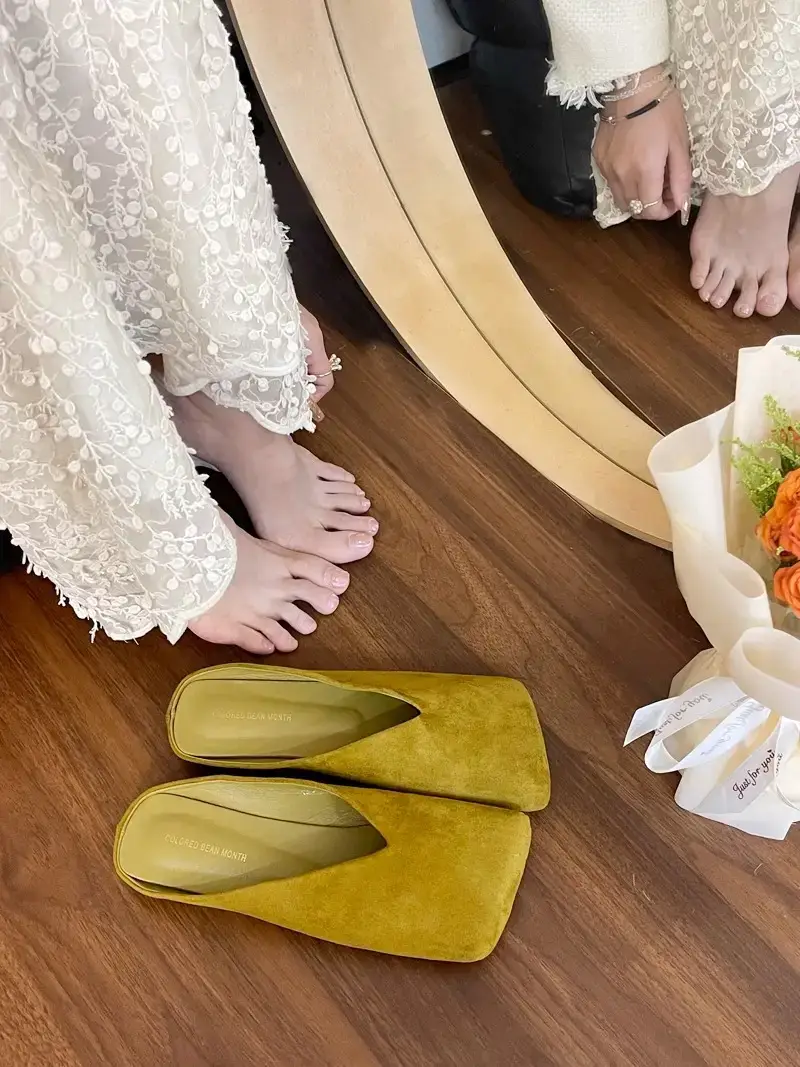 French-Style Casual Closed-Toe Half-Slippers for Women, 2026 New Model, Flat-Soled Niche Square-Toe Velvet Soft-Soled Mules — feature 6