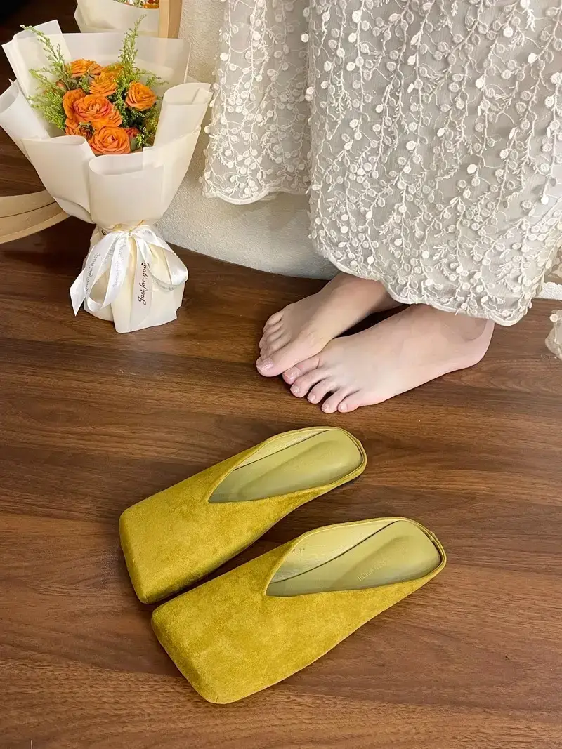 French-Style Casual Closed-Toe Half-Slippers for Women, 2026 New Model, Flat-Soled Niche Square-Toe Velvet Soft-Soled Mules — feature 8