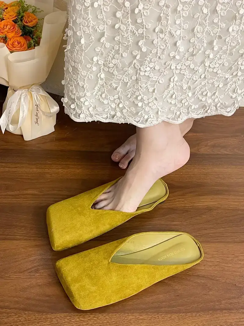 French-Style Casual Closed-Toe Half-Slippers for Women, 2026 New Model, Flat-Soled Niche Square-Toe Velvet Soft-Soled Mules — feature 9