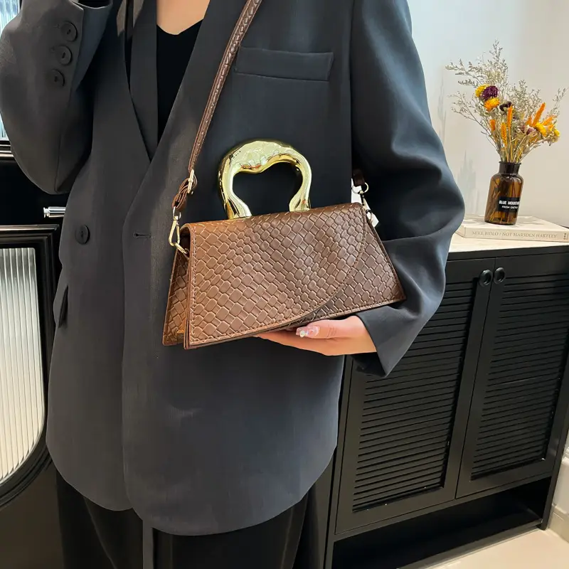 Irregular Woven Shoulder Bag 2024 Western Style