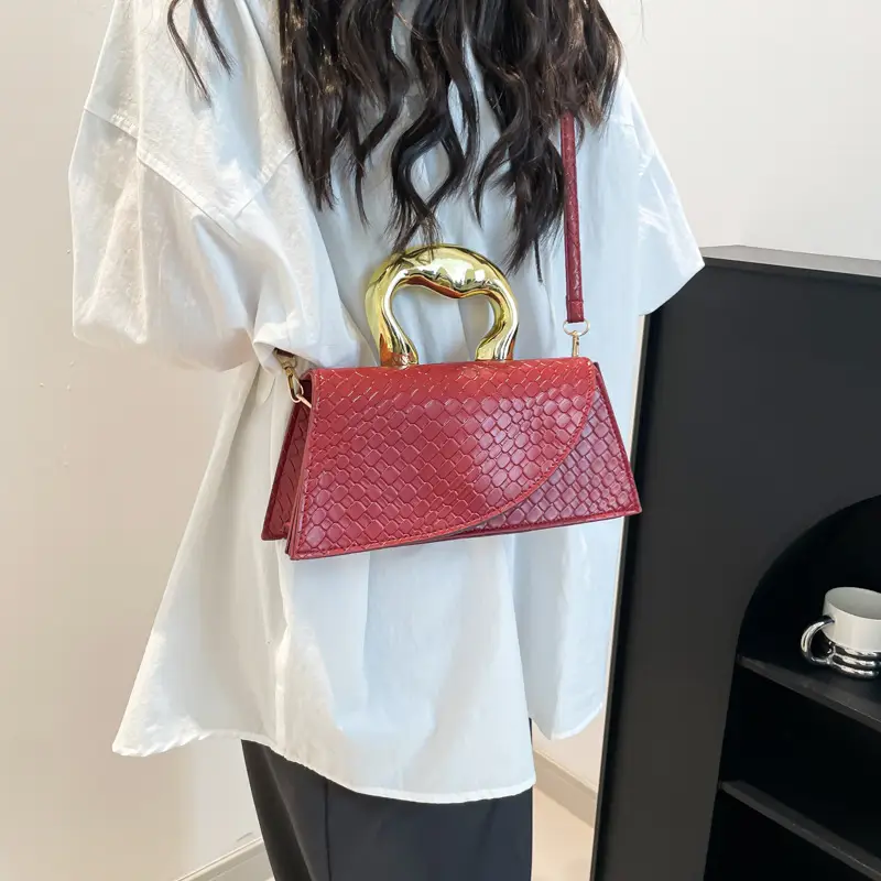 Irregular Woven Shoulder Bag 2024 Western Style