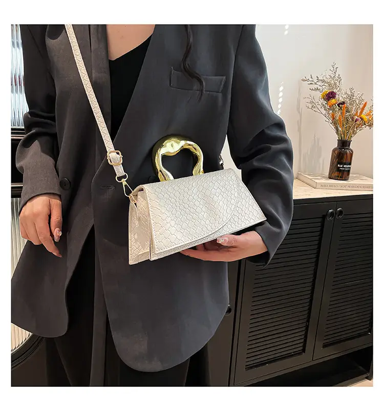 Irregular Woven Shoulder Bag 2024 Western Style — feature 12