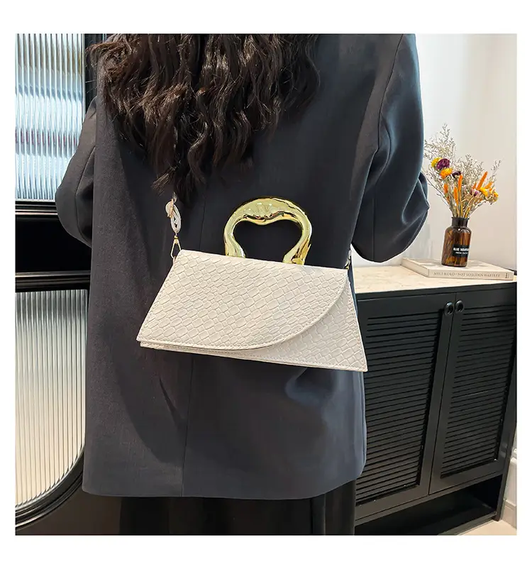 Irregular Woven Shoulder Bag 2024 Western Style — feature 13