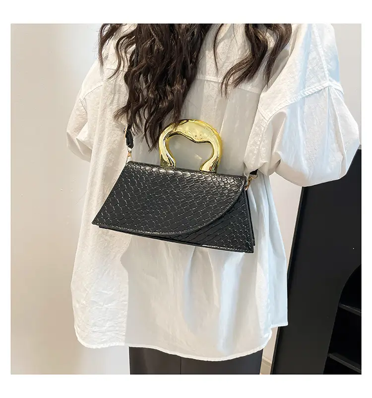 Irregular Woven Shoulder Bag 2024 Western Style — feature 21