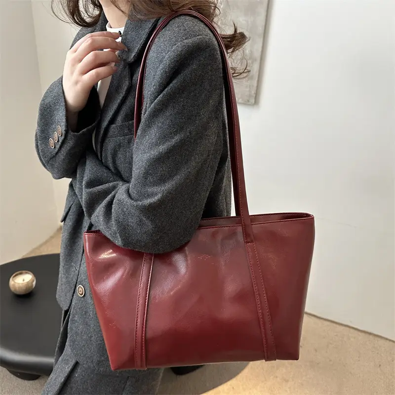 Women's Red Leather Shoulder Bag Large Capacity - Image 4
