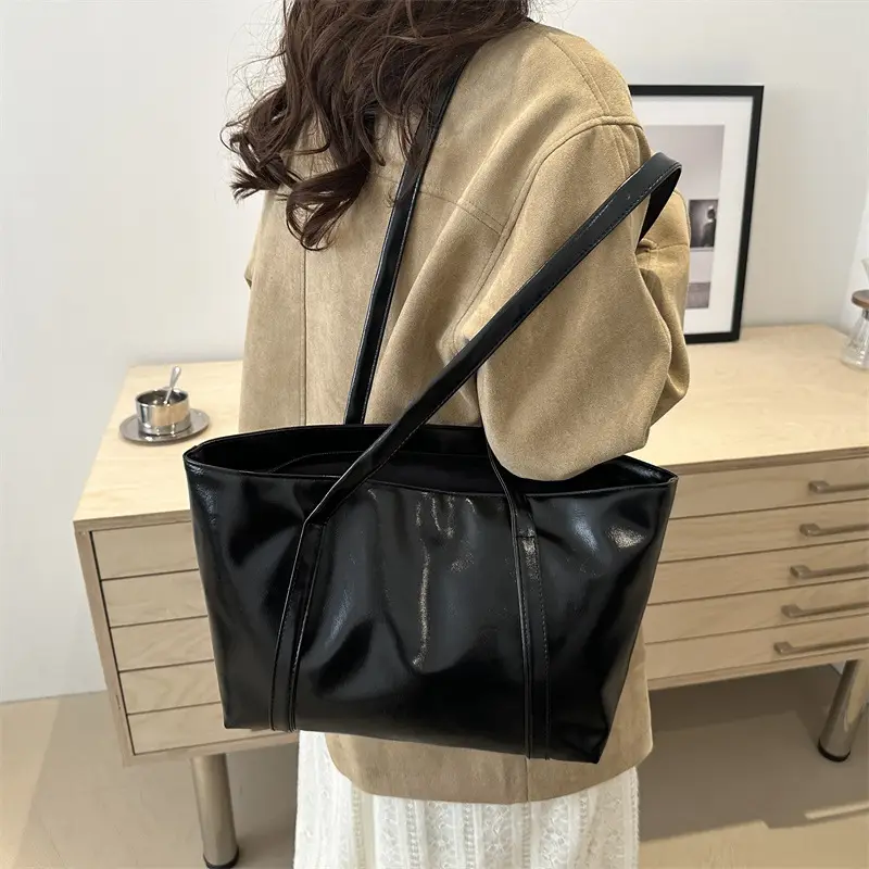 Women's Red Leather Shoulder Bag Large Capacity - Image 6