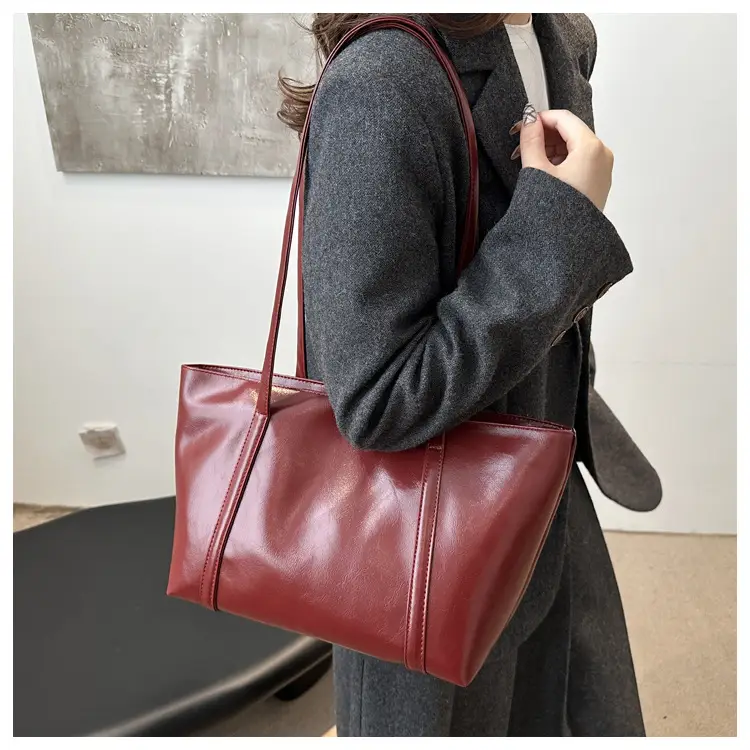 Women's Red Leather Shoulder Bag Large Capacity — feature 10