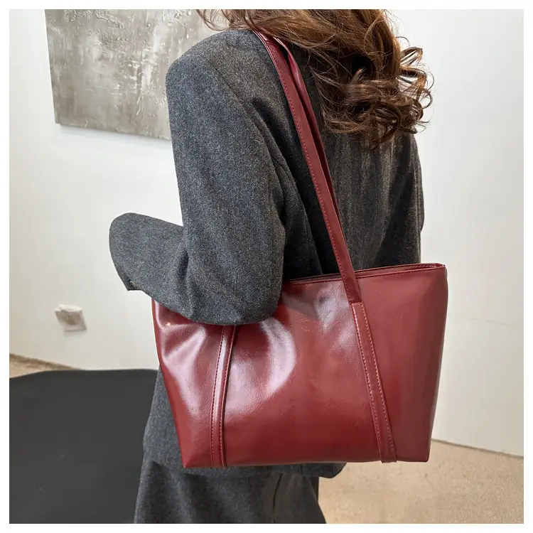 Women's Red Leather Shoulder Bag Large Capacity — feature 12