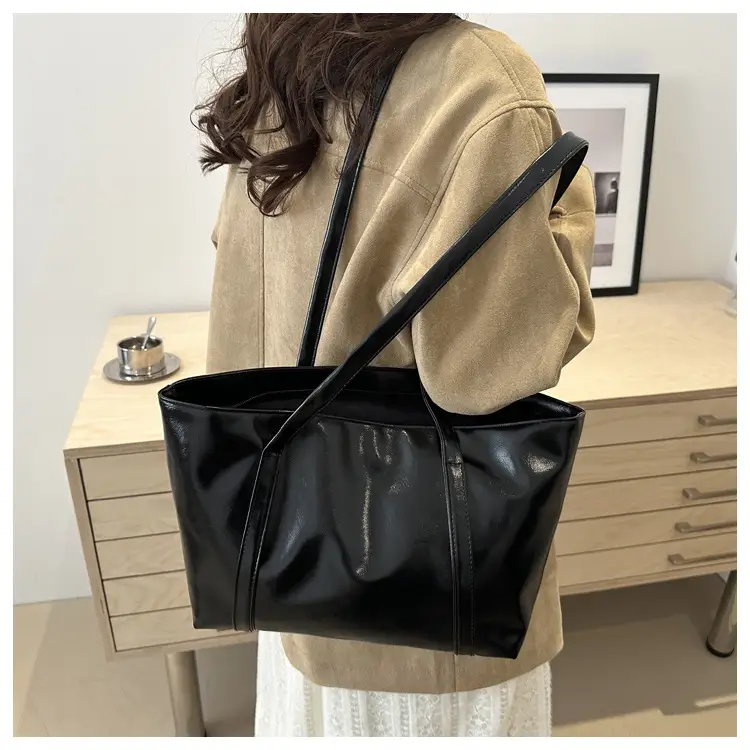 Women's Red Leather Shoulder Bag Large Capacity — feature 18