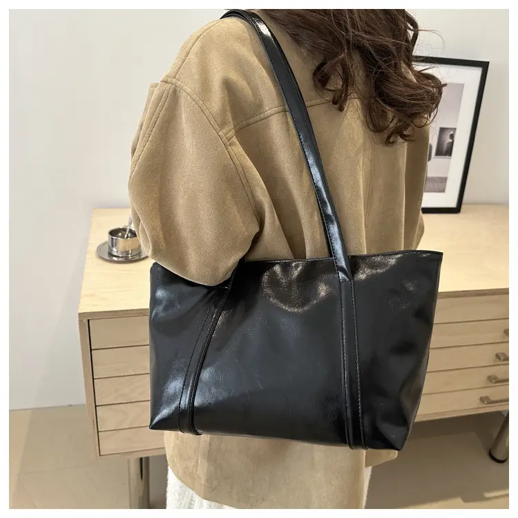 Women's Red Leather Shoulder Bag Large Capacity — feature 19