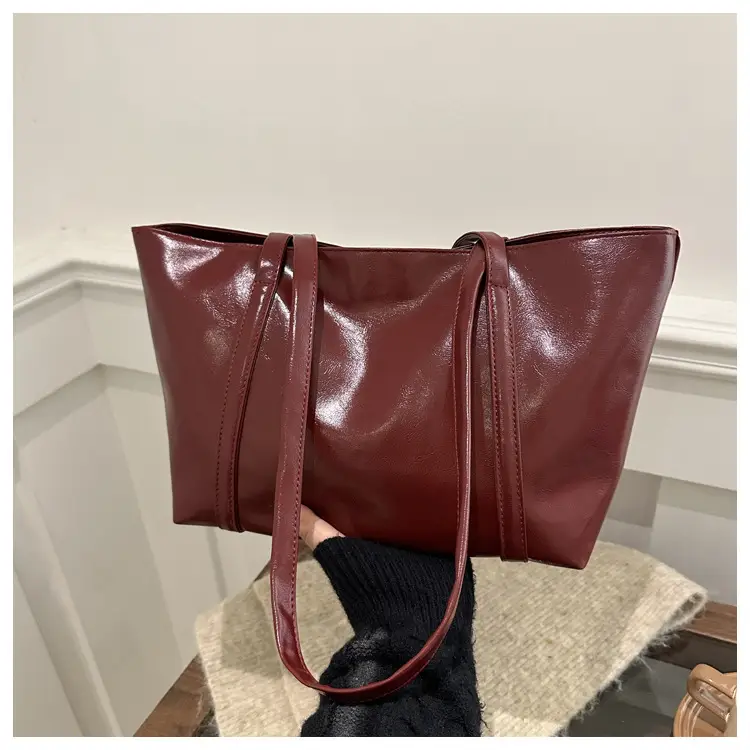 Women's Red Leather Shoulder Bag Large Capacity — feature 22