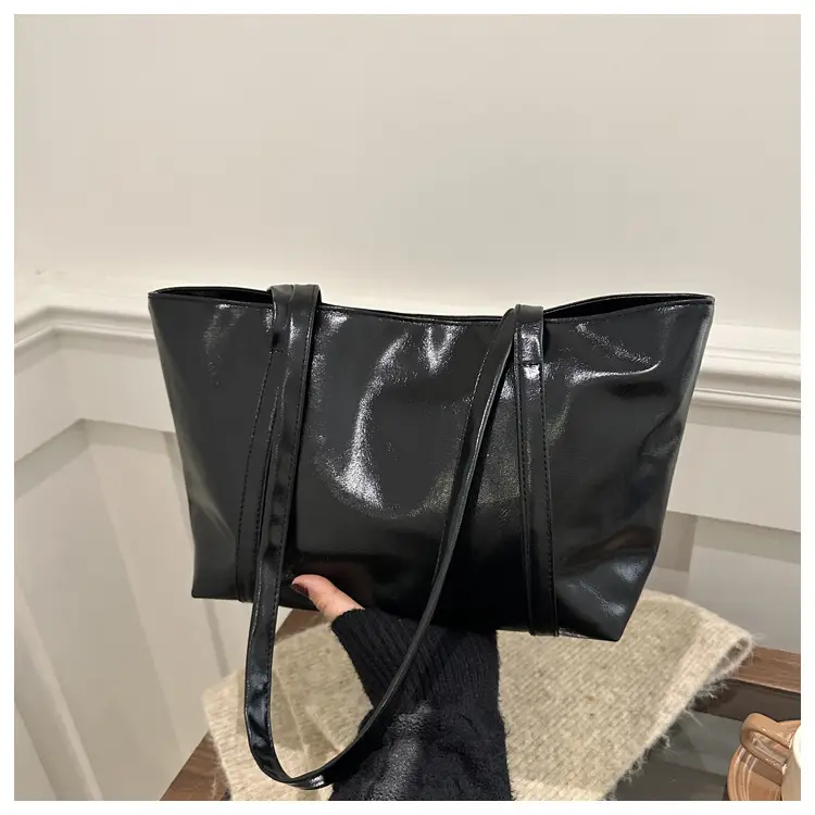 Women's Red Leather Shoulder Bag Large Capacity — feature 23