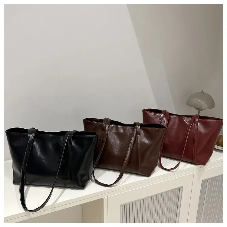 Women's Red Leather Shoulder Bag Large Capacity — feature 24