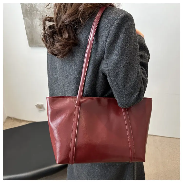 Women's Red Leather Shoulder Bag Large Capacity — feature 9