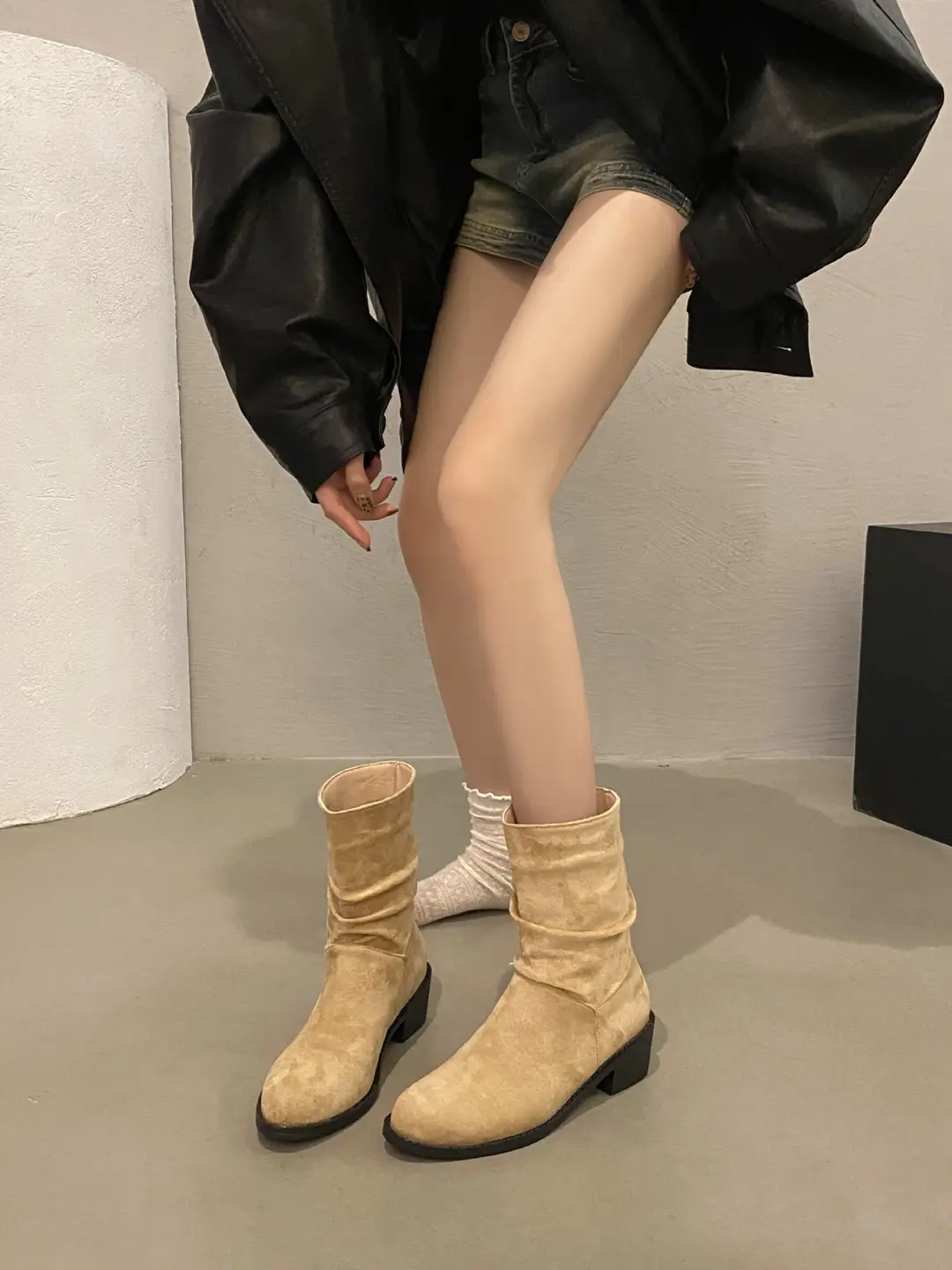 Pointed Korean Style Milk Tea apricot Boots Autumn Winter and Summer Women's New Short Boots Western Cowboy Boots Heap Boots Heap Boots