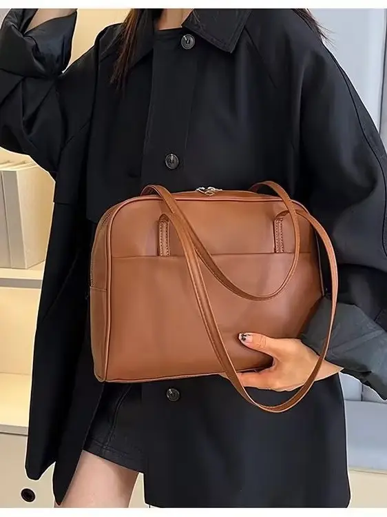 Korean Style Large Capacity Shoulder Bag Women's Autumn Winter 205 New Retro Underarm Bag All-match Large Capacity Tote Bag - Image 4