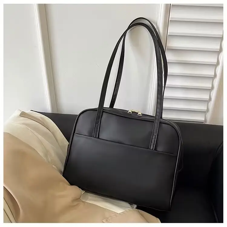 Korean Style Large Capacity Shoulder Bag Women's Autumn Winter 205 New Retro Underarm Bag All-match Large Capacity Tote Bag — feature 14