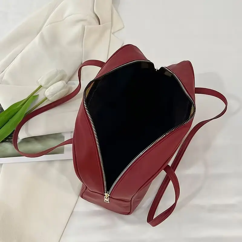 Korean Style Large Capacity Shoulder Bag Women's Autumn Winter 205 New Retro Underarm Bag All-match Large Capacity Tote Bag — feature 4