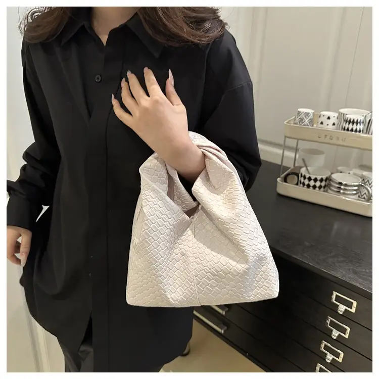 Retro Woven Shoulder Bag Red 2025 — feature 14