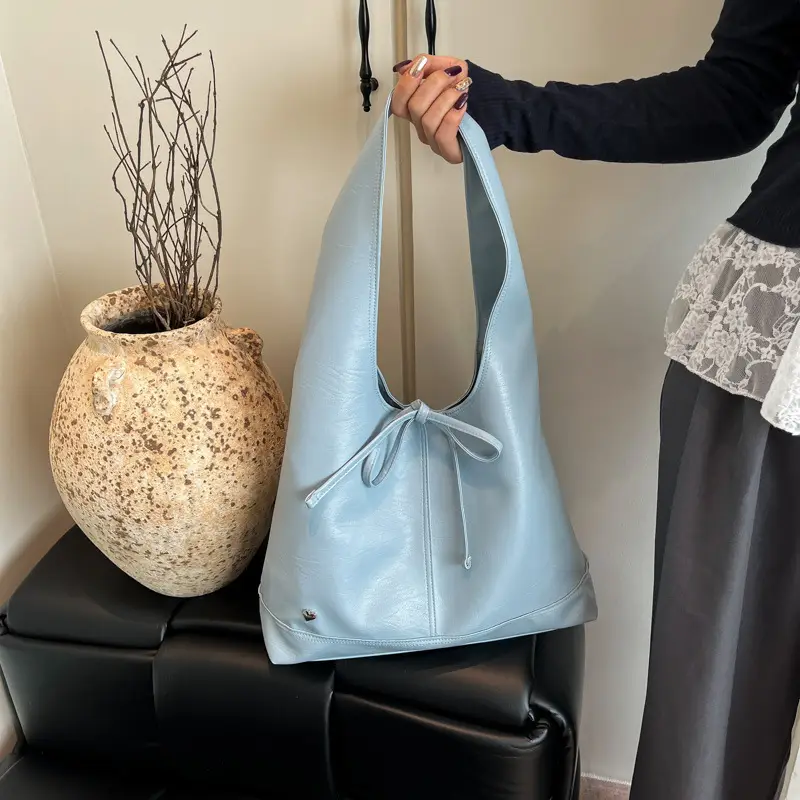 Light Blue Lazy Wind Women's Shoulder Tote Bag - Image 4