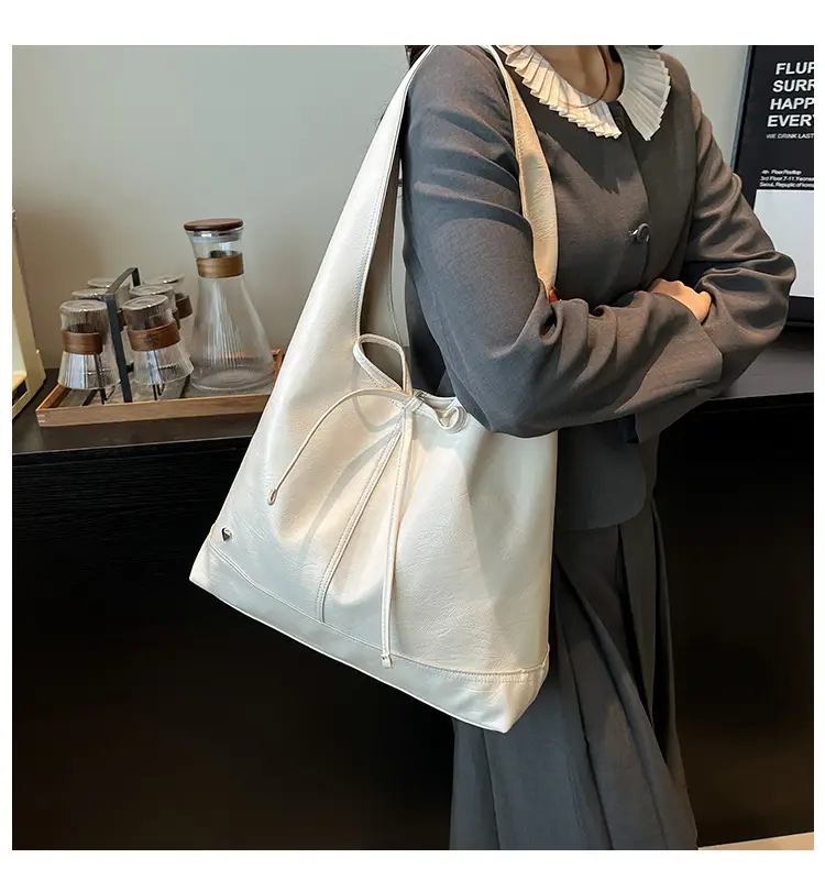 Light Blue Lazy Wind Women's Shoulder Tote Bag — feature 2