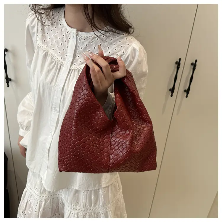 White Quilted Women's Commute Bag — feature 7