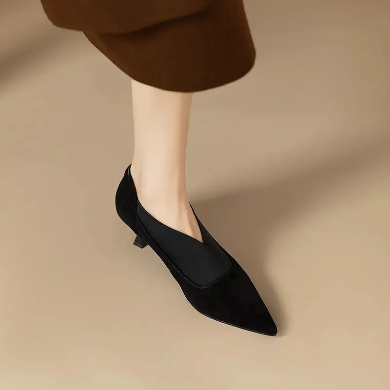 Elegant Commuter Ankle Boots with V-Cut Thin Heels, Fashionable High Heels, 2026 French-Style Pointed Toe Versatile Women's Shoes, New Spring and Autumn Models — feature 2