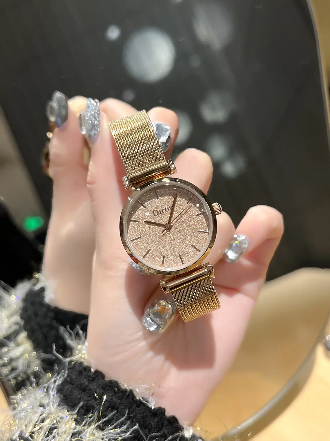 Women's Waterproof Faux Fur Bracelet Watch with Diamond Ring — feature 5