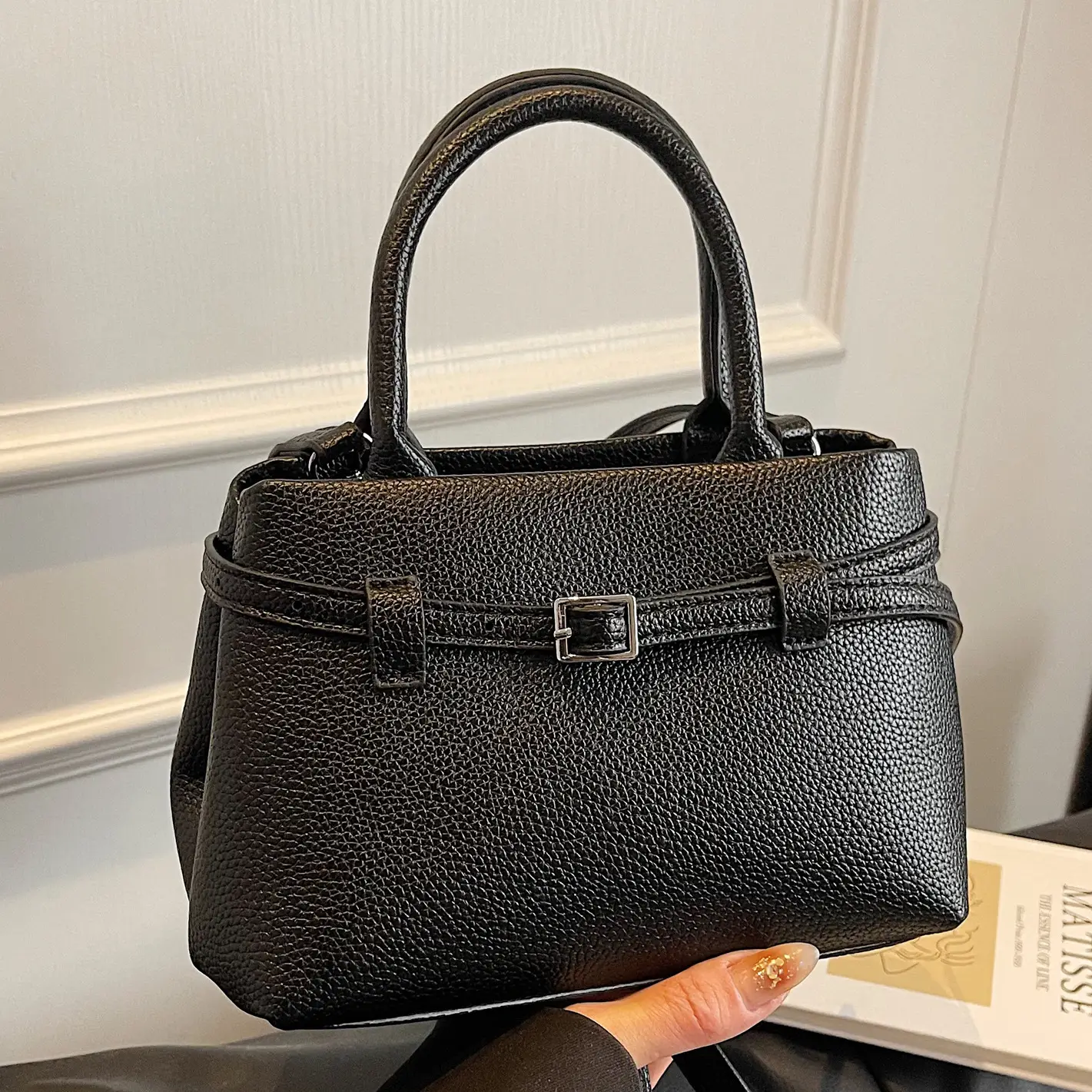 Women's Black Textured Shoulder Bag 2024 Vintage Style - Image 6