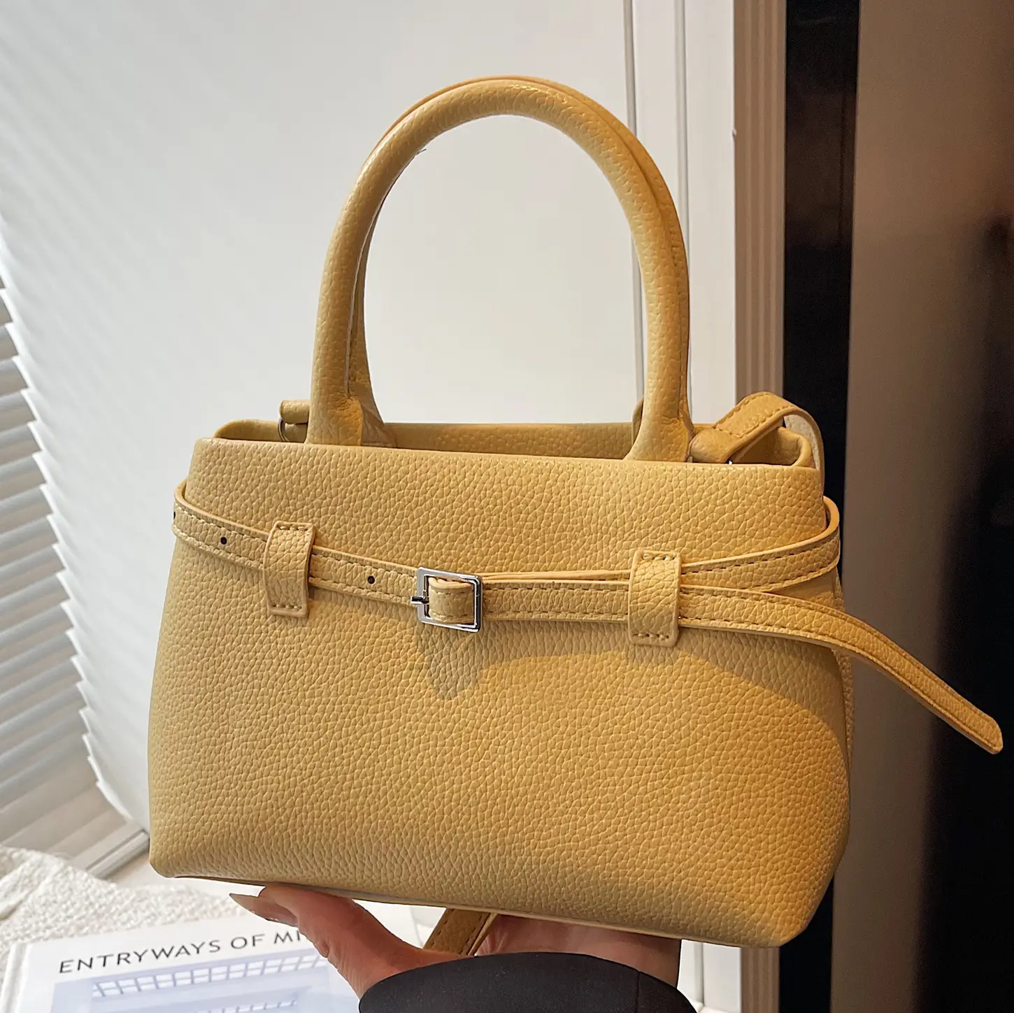 Women's Black Textured Shoulder Bag 2024 Vintage Style - Image 9