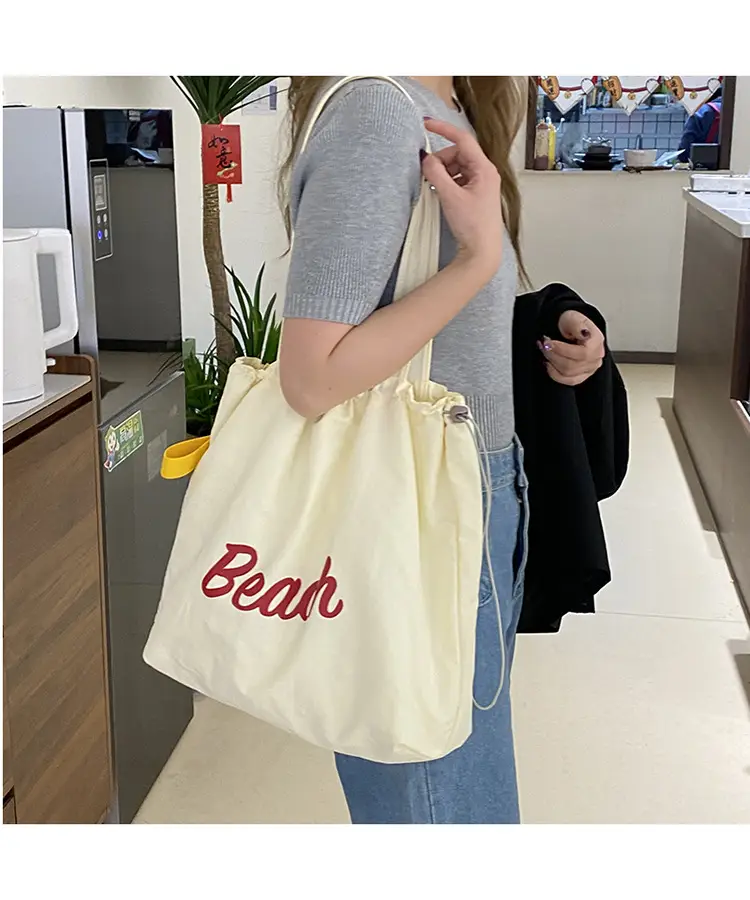 2025 New Korean-style Printed Nylon Shoulder Bag for Women — feature 18