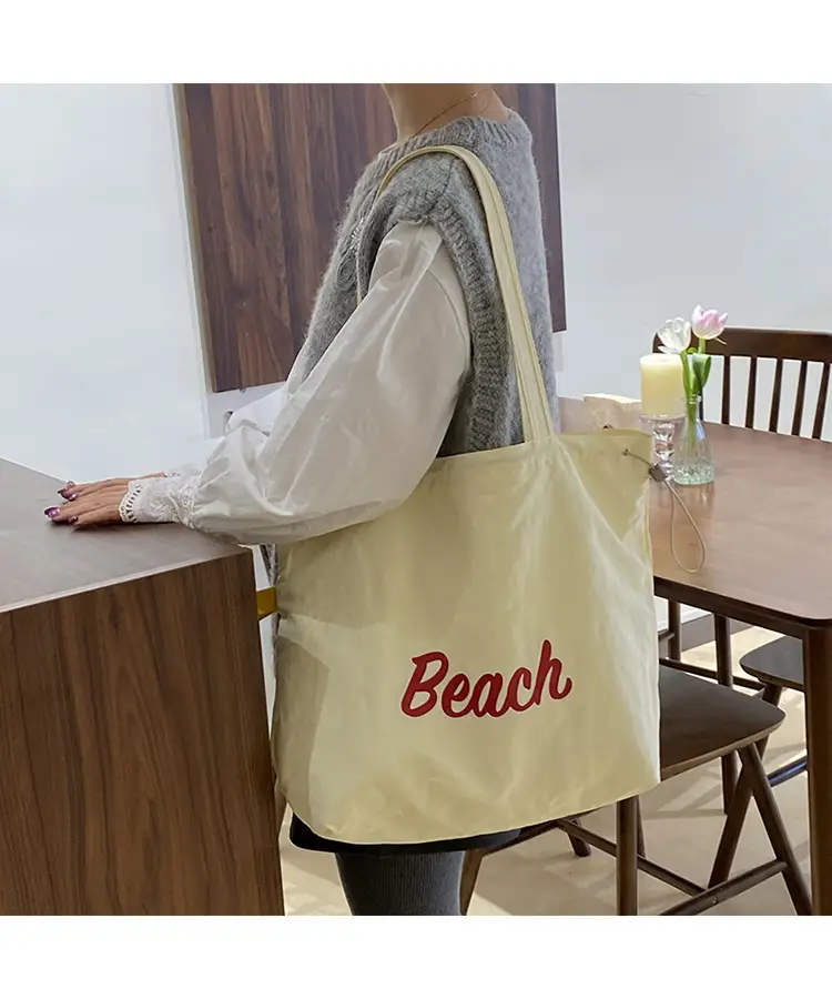 2025 New Korean-style Printed Nylon Shoulder Bag for Women — feature 8