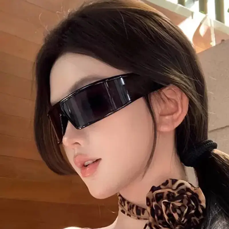 Women's New European Sunglasses Hot Selling Street Photoshoot — feature 8