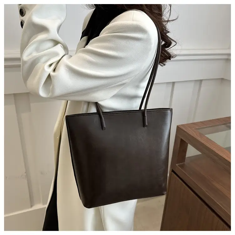 Women's Retro Texture Shoulder Bags Brown Black Large Capacity — feature 10