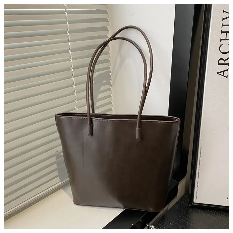 Women's Retro Texture Shoulder Bags Brown Black Large Capacity — feature 13