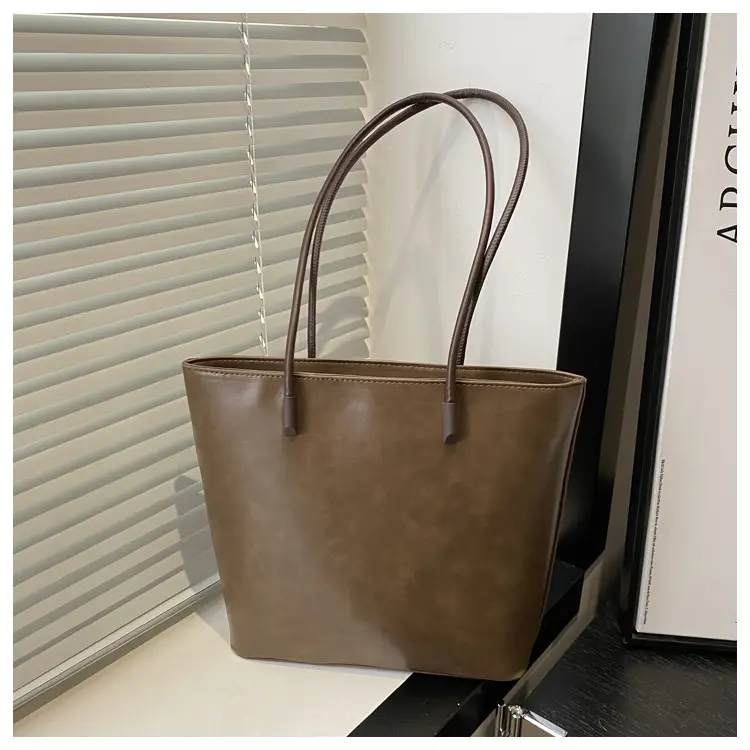 Women's Retro Texture Shoulder Bags Brown Black Large Capacity — feature 15