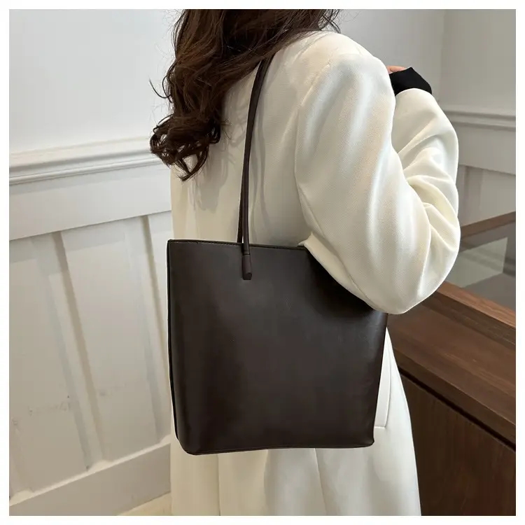 Women's Retro Texture Shoulder Bags Brown Black Large Capacity — feature 9