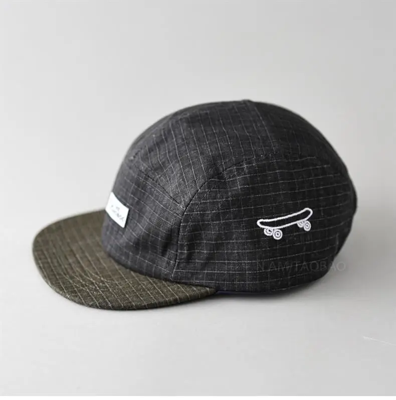 Men Vintage Check Flat Brim Cap with Duck Logo — feature 4