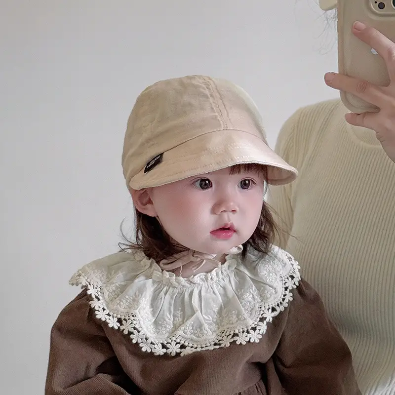 Baby's Korean-style Big-Brimmed Hat with Lace — feature 1