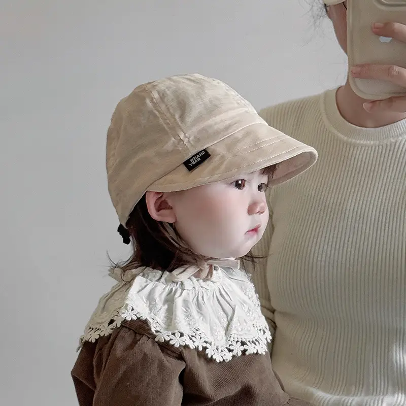 Baby's Korean-style Big-Brimmed Hat with Lace — feature 9