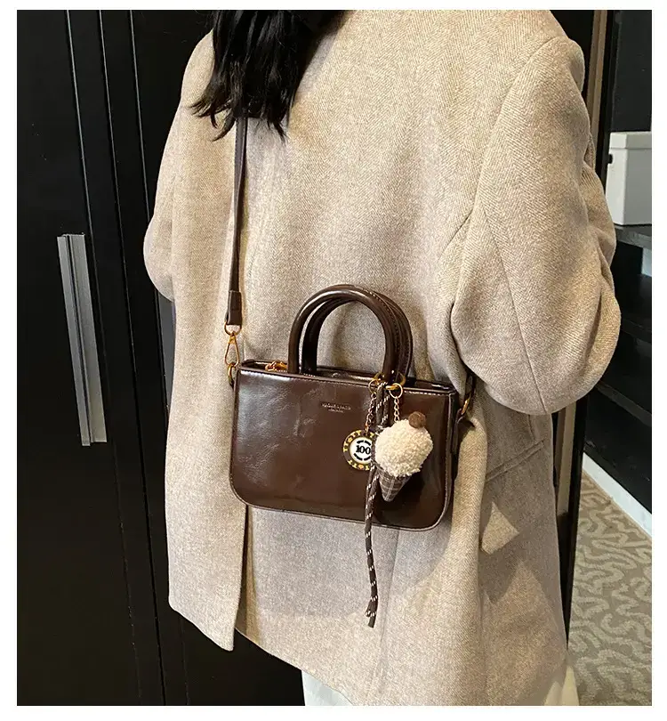 Korean Style Brown Leather Shoulder Bag 2025 — feature 1