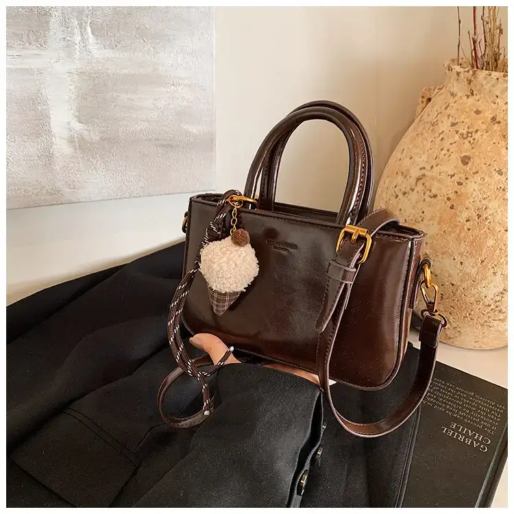 Korean Style Brown Leather Shoulder Bag 2025 — feature 20