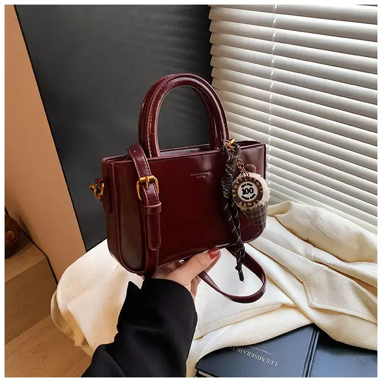 Korean Style Brown Leather Shoulder Bag 2025 — feature 26