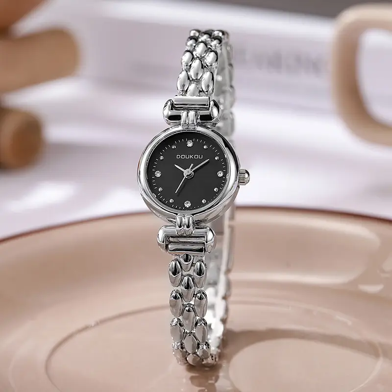 New High-value Fashion Women's Watch Women's Watch Niche Bracelet Watch Light Luxury Niche Student Guangzhou Watch Explosions - Image 4