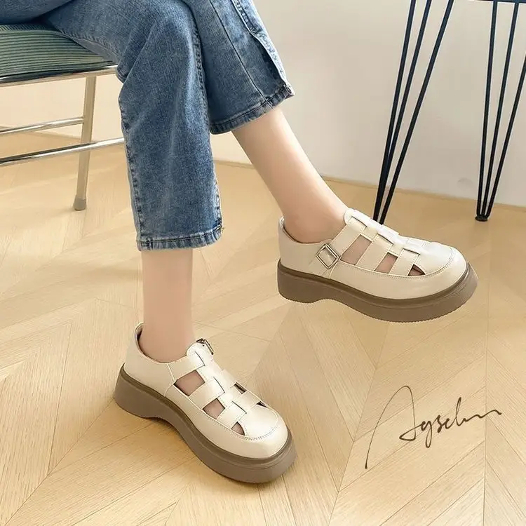 Women's Hollow Out Sandals Niche Design Summer 2025 - Image 5