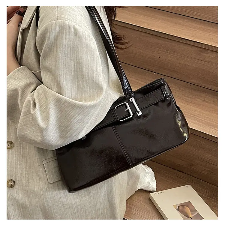 Women's Western Style Shoulder Bag Maroon Leather 2025 — feature 10